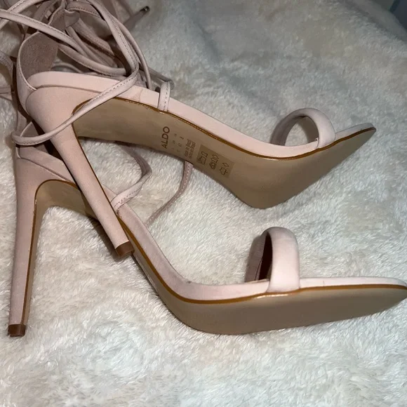 Aldo Nude Heels - Picture 4 of 9